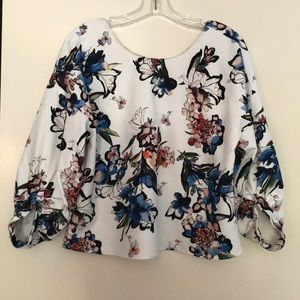 Zara floral top with puffy sleeves size Large
